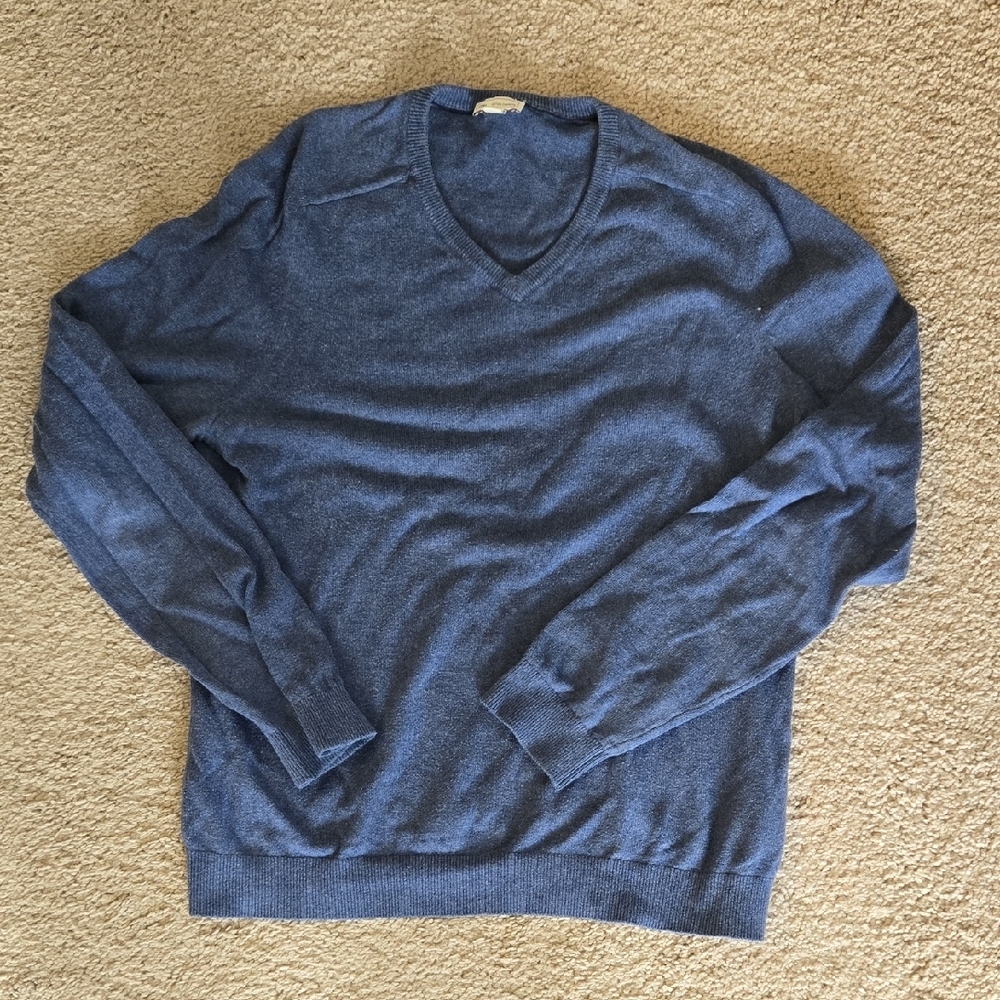GAP Blue V-Neck Sweater Classic Style